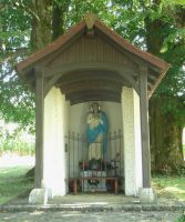 Bild 5  -  Die Kapelle “Zur Hohen Mutter Gottes“ zwischen Winkel und Oberlarg.
